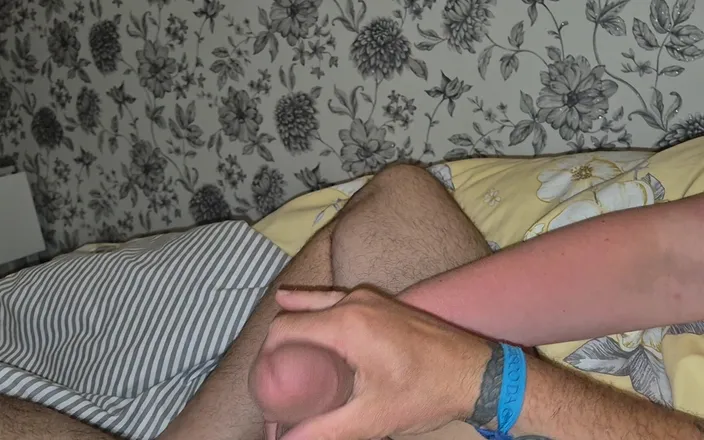 Mr D and Miss C: Wanking While My Wife Watches