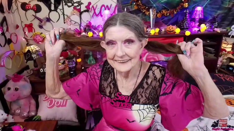 Sexy Sandra N Sir Christopher: Sodomie effrayante d’octobre humpday 2025