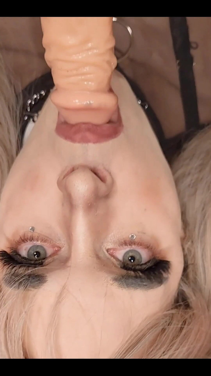 August Harper: Să mă tachinez este doar jumătate din distracție