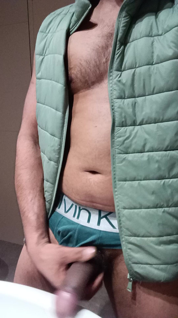 Boy top Amador: After Work, a Nice, Relaxing Bath.