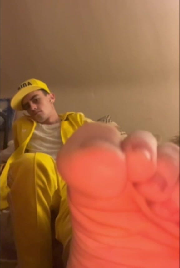 CharlieFox99: Twink Foot Worship POV