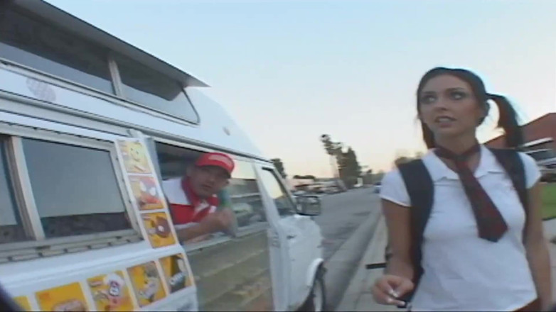 Hot Girlz: Naughty student secretly fucks with her vendor boyfriend