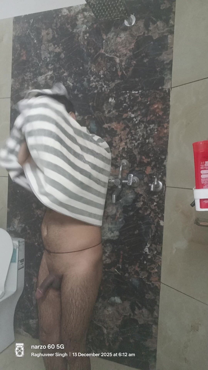 Rajasthani-old-lover: L'ufficiale dell'esercito indiano si fa la doccia