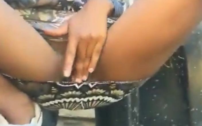 Dick sucker: Masturbare de urgență înainte de școală