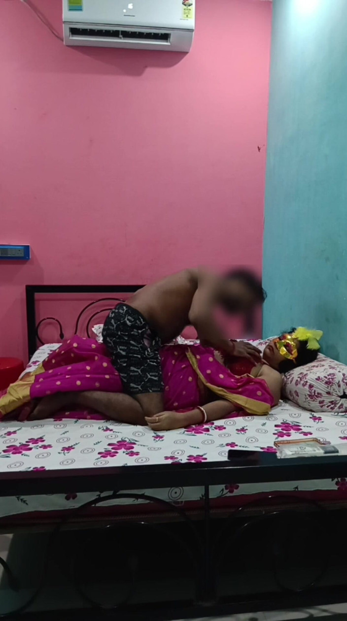 BMsexlove100: Skutečný xhmster chlapec kontakt a naaranžte pokoj a ošukal desi...