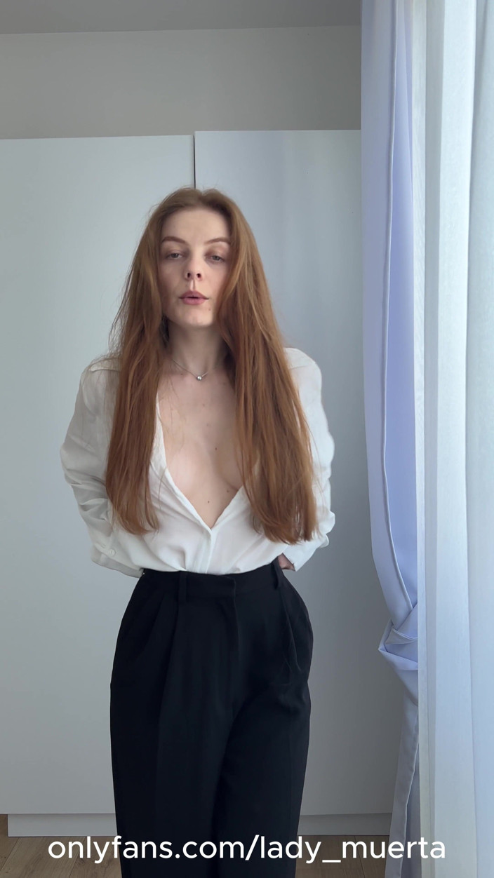 LadyInBad: ИНСТРУКЦИЯ ПО ДРОЧКЕ шаловливая горячая милфа-секретарша приходит домой медленно, делает стриптиз и заставляет тебя кончить (она говорит)