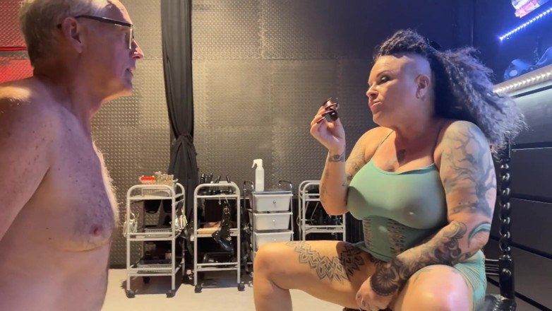 Domina Dark: Boyun eğme şart