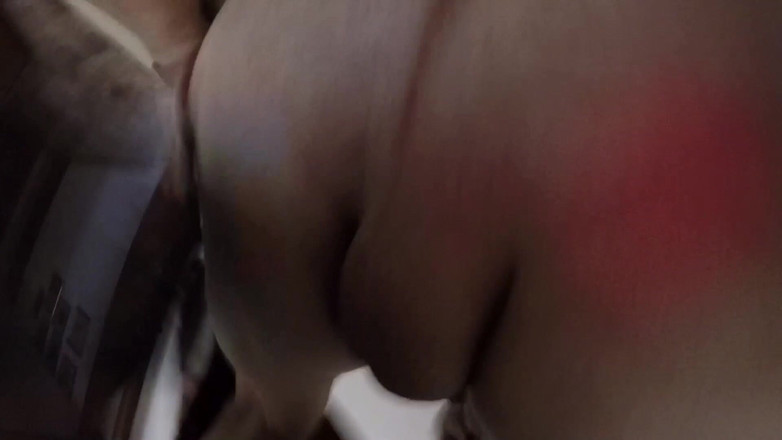 Hamsterteletu: Komik baba yatakta mastürbasyon yapıyor