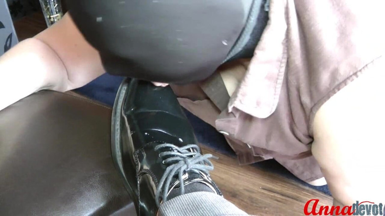 Anna Devot: Annadevot - Slave licks shoes clean