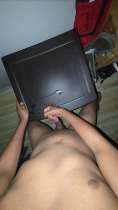 Mosning și masterbating până când ejaculez foarte tare