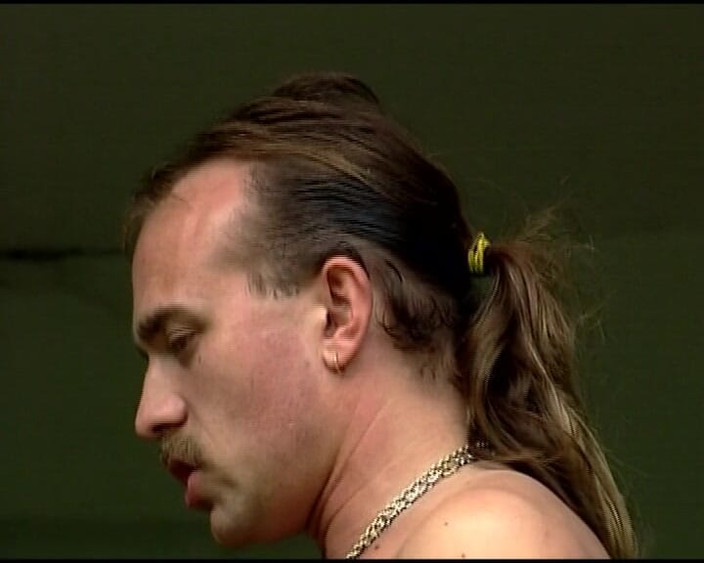 Deutscher hardcore: Prsatá německá holka je hardcore ošukaná venku