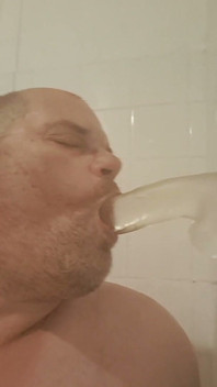 Sucking Round in the Bathroom