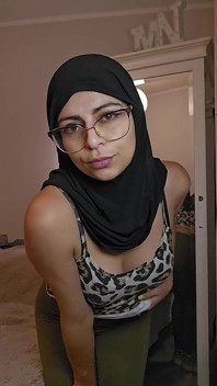 Blowing My Dildo While I Say Naughty Things Mia Niqab