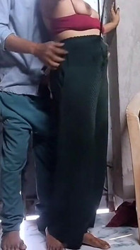 Factory Me Kaam Karne Wala Majdoor Ke Sath Malkin Ki Ghapaghap Video