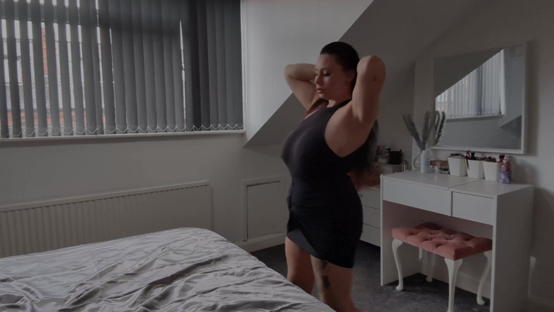 Melon Juggler: Jade lou la masturbazione rilassante della tettona inglese