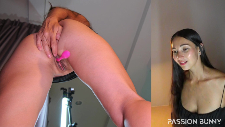 PassionBunny: Vue down avec face cam, masturbation, orgasmes