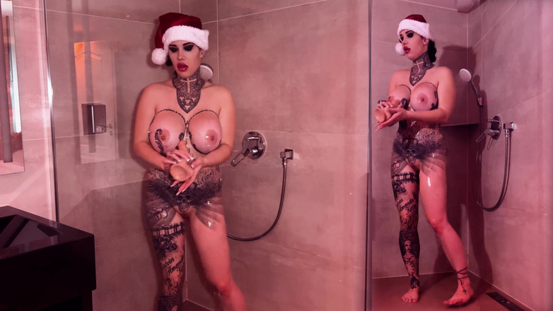 MissAlessaMilano: 23. Advent Calendar 2025 Santa Woman with Dildo in Shower