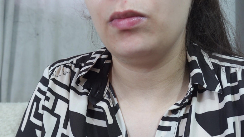 AmayaMori: Ele brinca com meu nariz. Eu coloco uma almofada de...