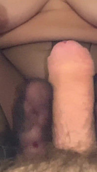 Külotlu çorap ve sheer feet ile ayakla mastürbasyon yakın çekim