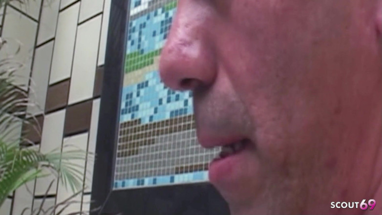 Shemale TS Collection: Транссексуал отримує анальний трах від незнайомців у відпустці