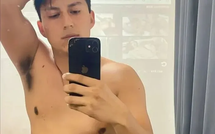 Luisadame2601: Masturbating in My Room