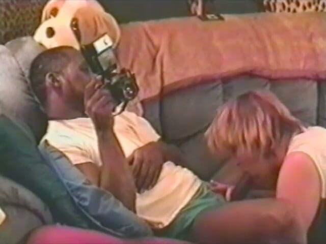 Homegrown Interracial: Keseronokan blowjob antara kaum