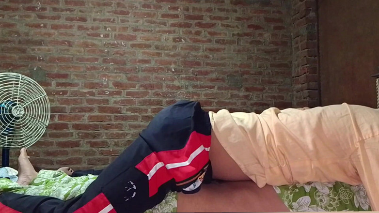 Priya_Sena_26: Video seks romantik abang tiri India
