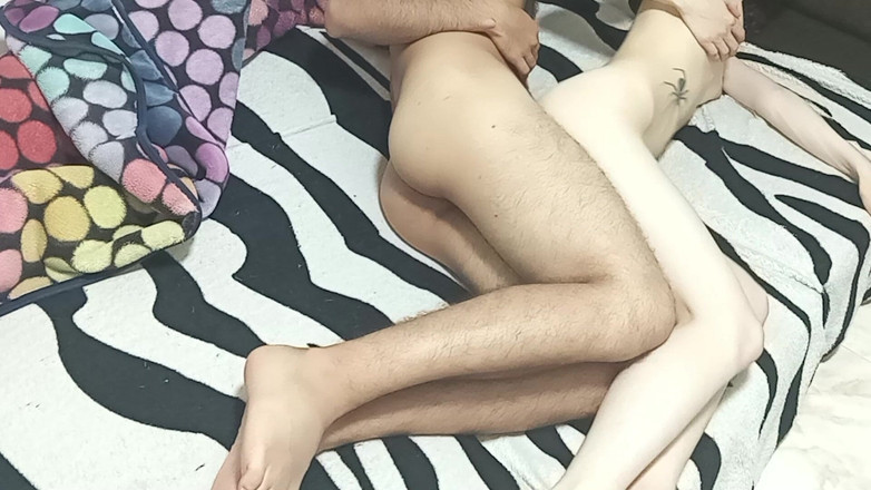 SultryStyles: Îmi Găsesc Iubita Goală Și O Fut (videoclip Complet)