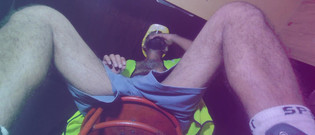 Stink HairyMale: रात में धूम्रपान