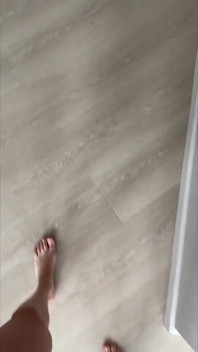 尿によるアパートの完全な破壊 - 視点:絶望的
