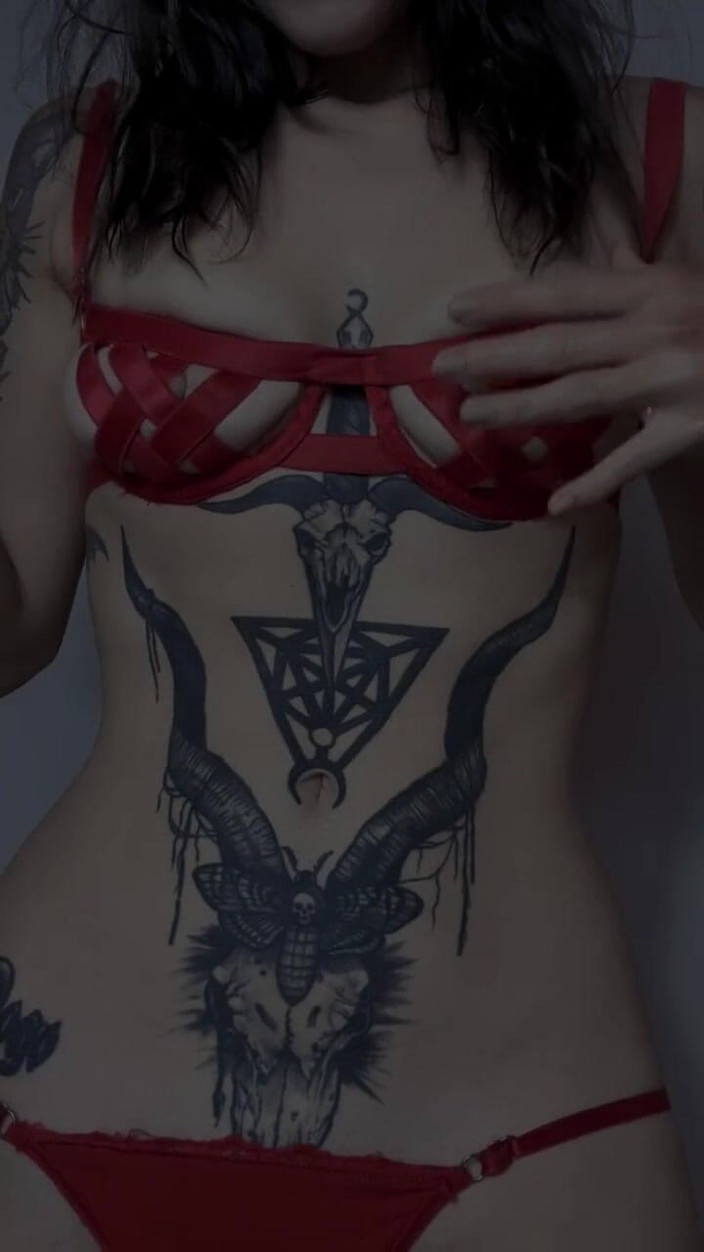 steffcrimeok: Menghisap dan mengongkek mainan lembut saya untuk awak!