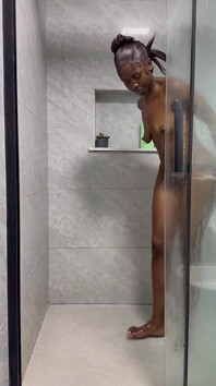 君のためのトイレのアクション