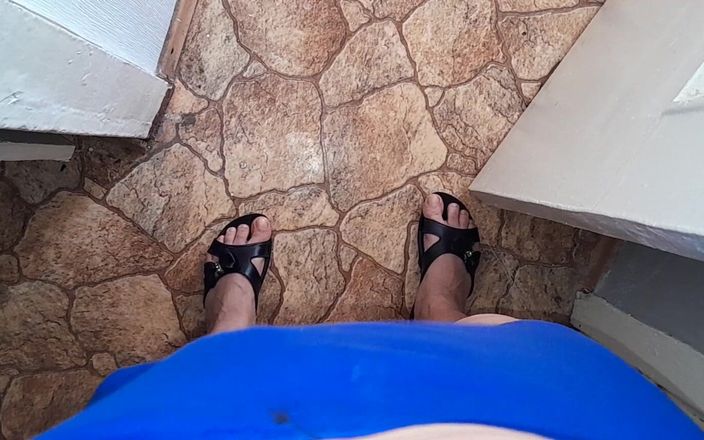 Lesbian-illusion: Mi-am prins vecina gemând tare și ejaculăm împreună