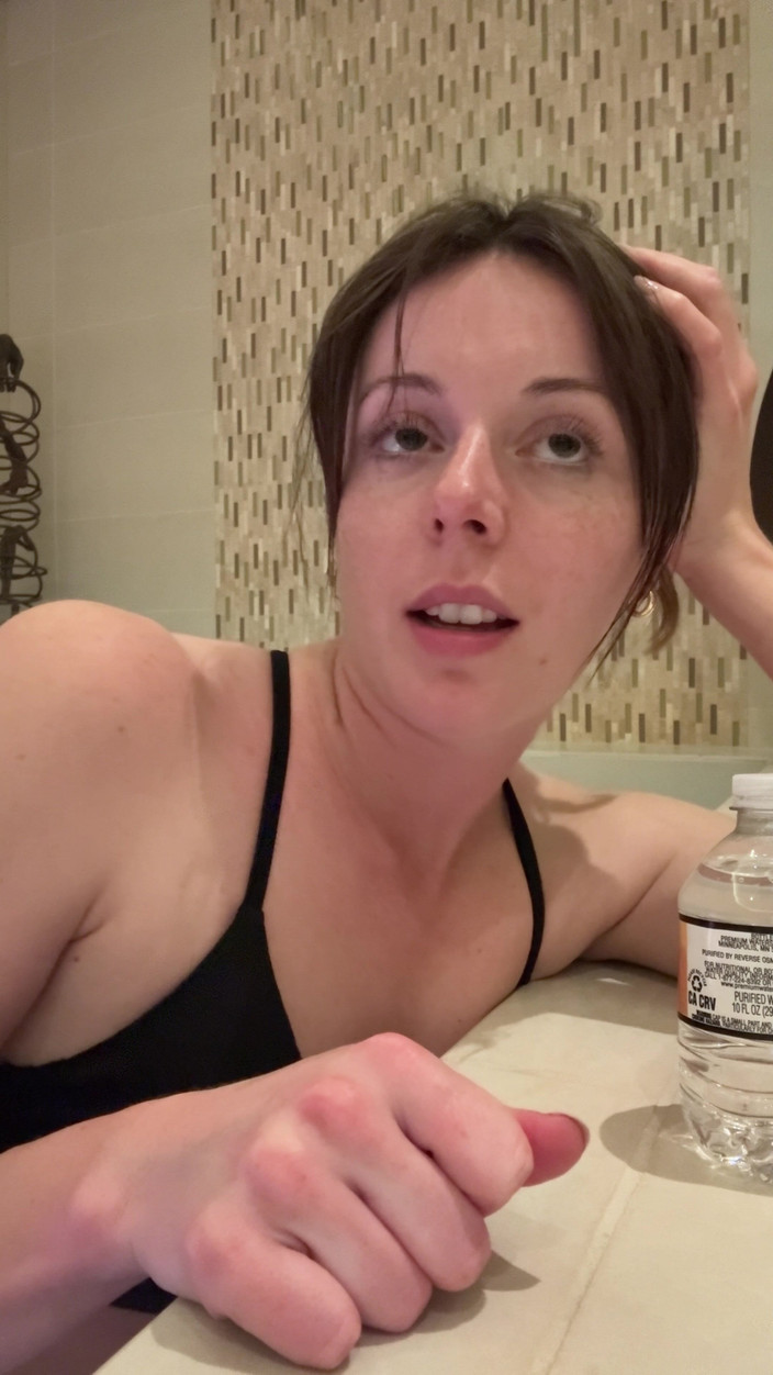 Nadia Foxx: Jet orgasmus v lázních!