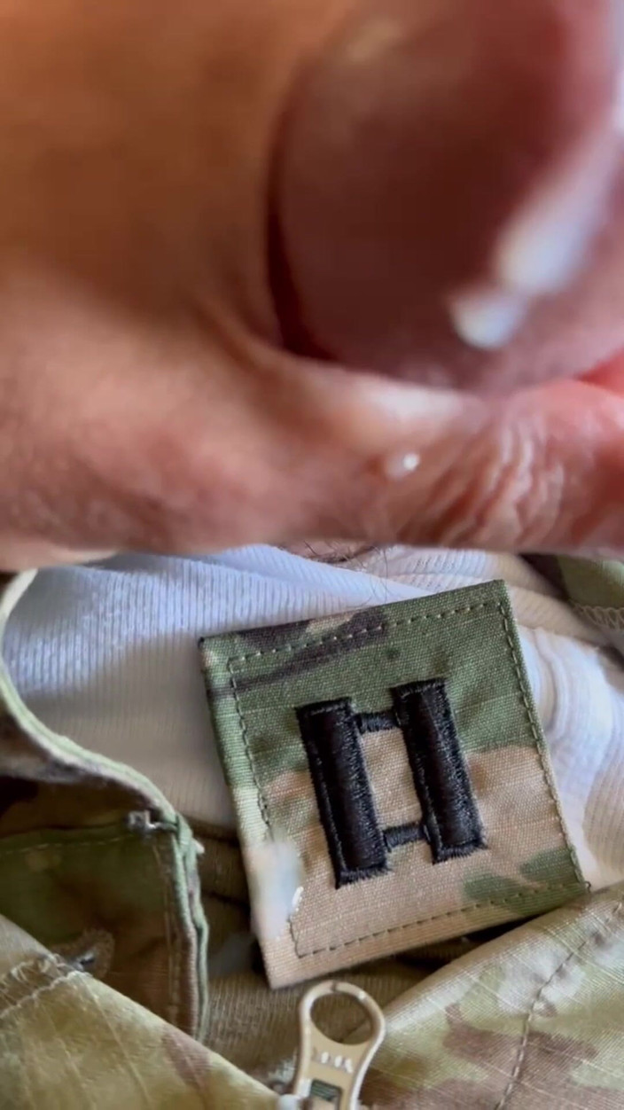 Gay Soldier Stuff: ¡Joder el ocp de mi comandante y le disparó una...