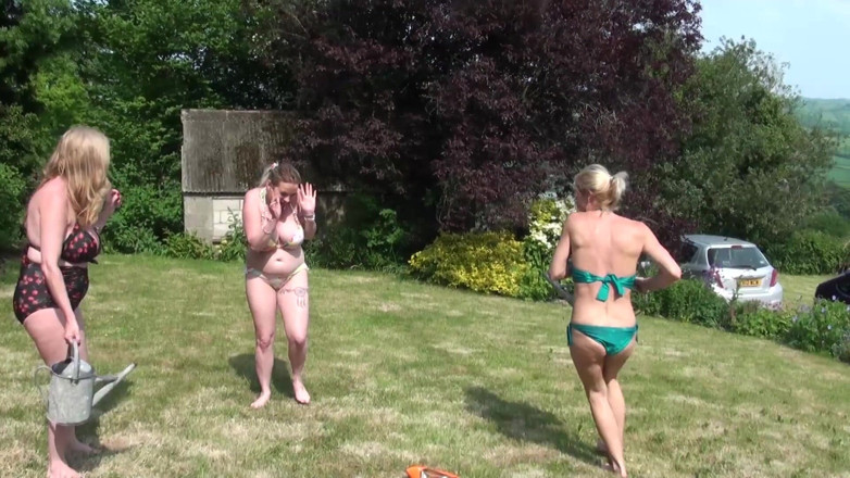 Dirty Doctors Clips - Mature British Lesbians: Lesbian Fun in the Sun