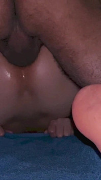 A milf ao lado abre as pernas parte 8