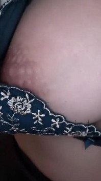First Time Filming - G-cup Nursing Beauty com mamilos inchados e aréolas enormes, gozada interna em primeiro plano