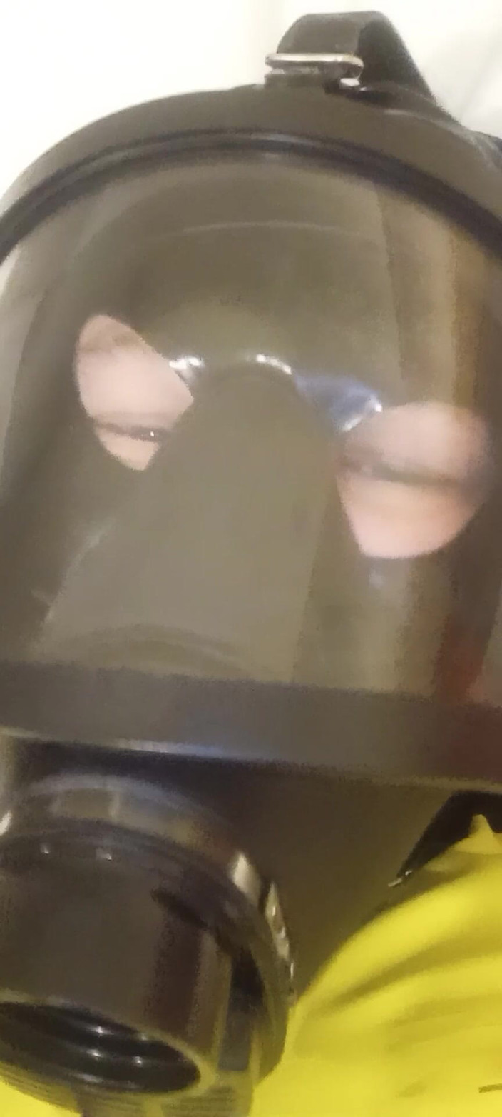 Latex Boy: Gasmasked Látex Vis Drone Gozando