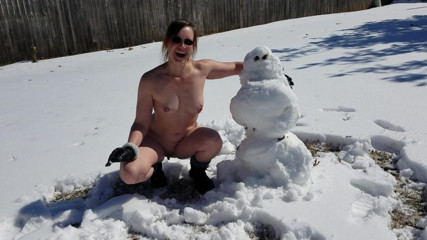 Aurora Willows: Naked snowman