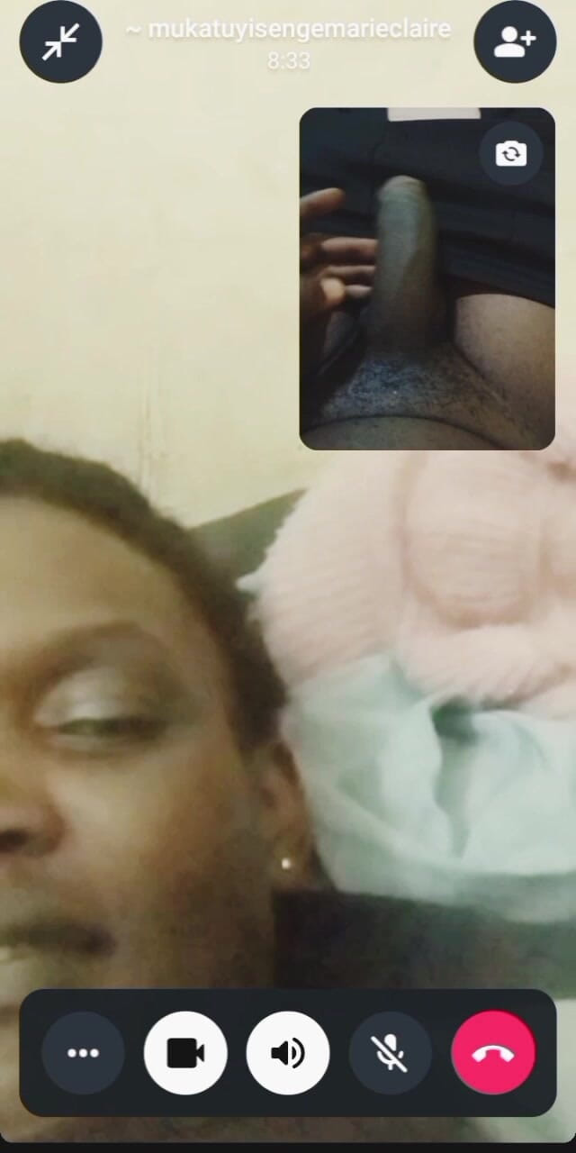 Me and my new slut: Ebenová zralá děvka miluje vzájemně masturbaci na zavolání,