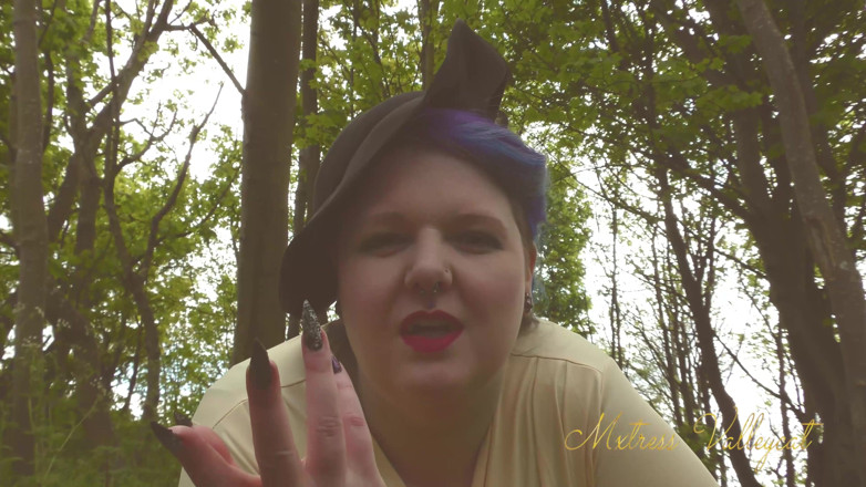 Mxtress Valleycat: Sanguine giantess long nails