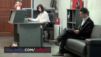 French girls at work: Гінеколог содомізує свого пацієнта