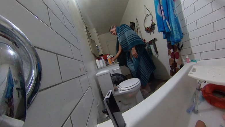Lizzy Yum: Lizzyyum VR juli 2026 badend masturbatie
