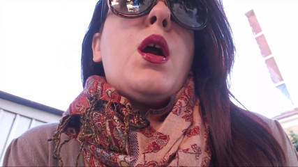 Nicoletta Embassi: Red lipstick fetish