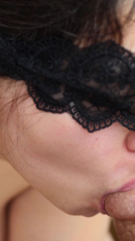 Nahaufnahme amateur-blowjob, abspritzen und spermaschlucken