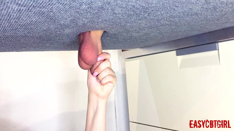 AnnyCandyPainboy: Bà chủ xoắn và banh bi nô lệ và cu...