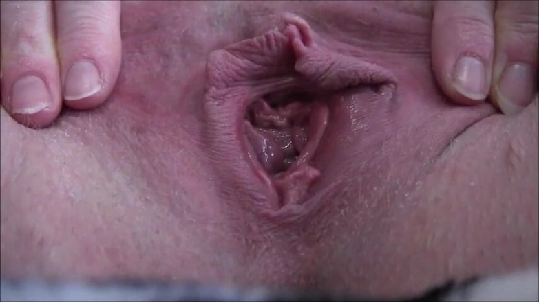 Nikki Nevada: 9 month pregnant extreme close up masturbation