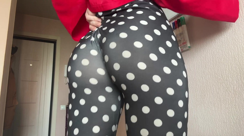 Skinny_lady69: Hypn0 Třesení zadku v legínách