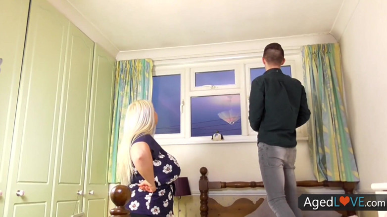 Old Nanny: Agedlove - Sammy, femme mature à forte poitrine, aime se faire baiser...